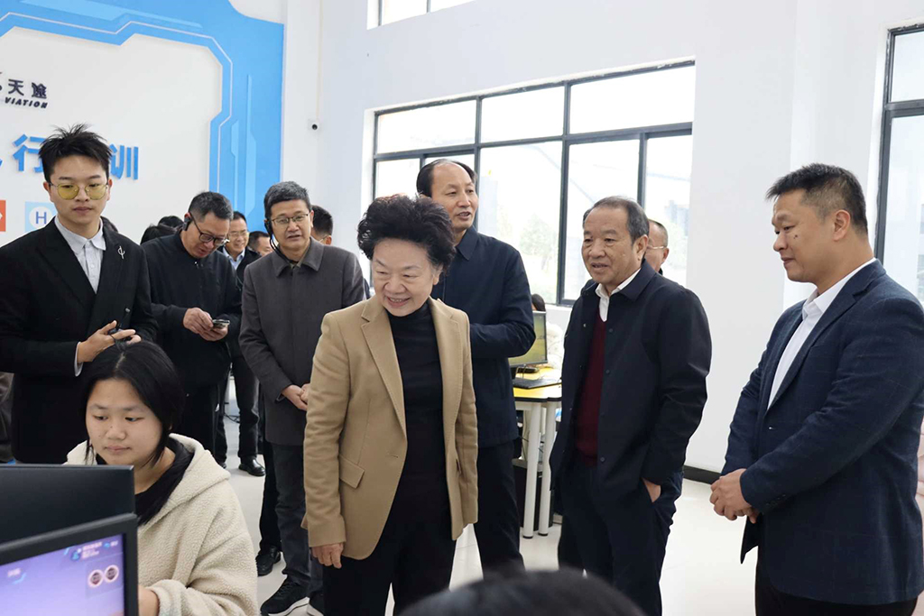 政协4.jpg 政协4.jpg